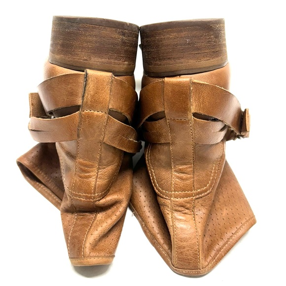 Marc Fisher Rosan Perforated Buckled Ankle Leather Boots Pull On Natural Tan 9.5 - Picture 13 of 17